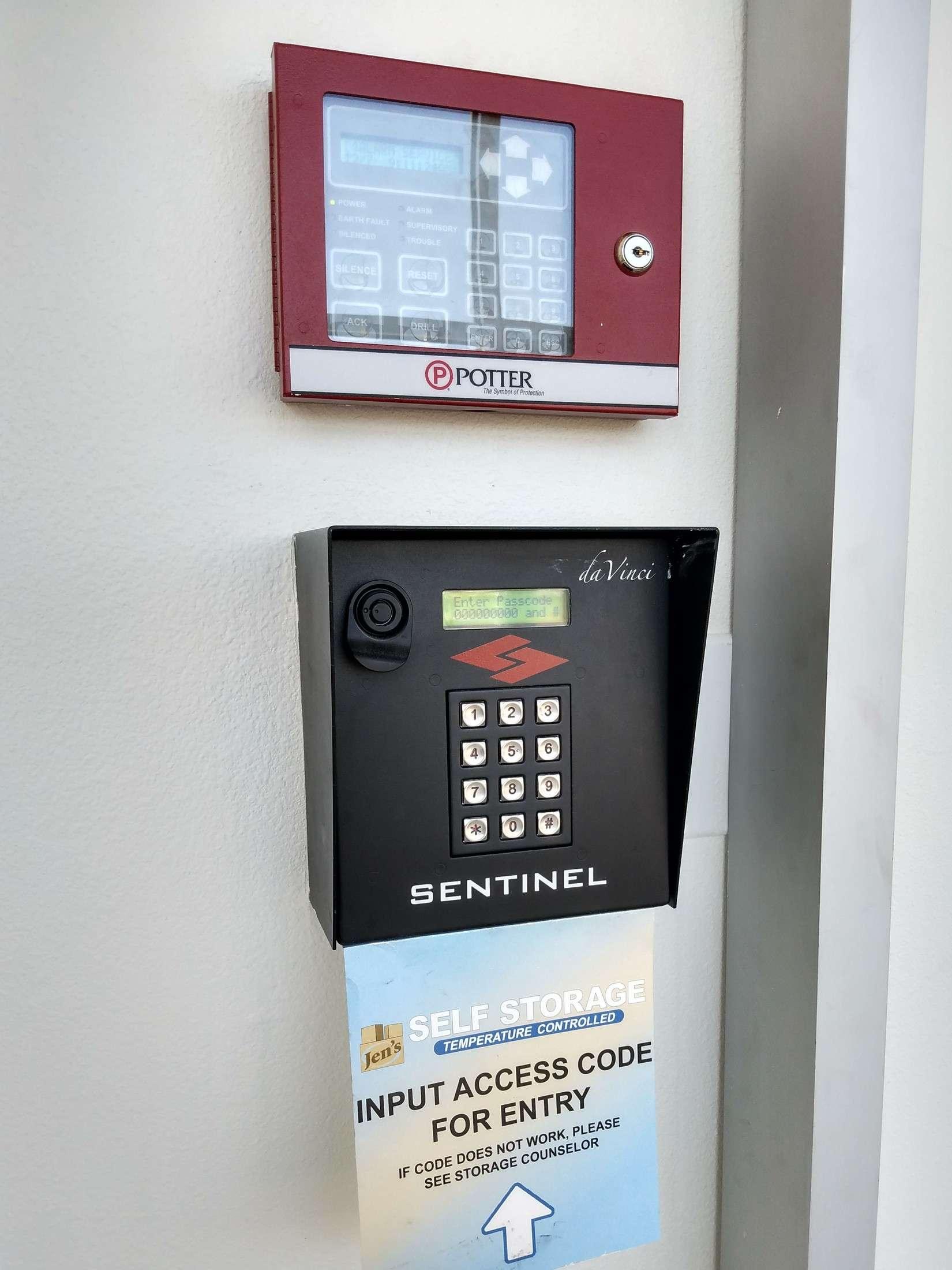 Jen's Climate Control Self Storage 300 Menaul Blvd NW Ste A Albuquerque, NM 87107